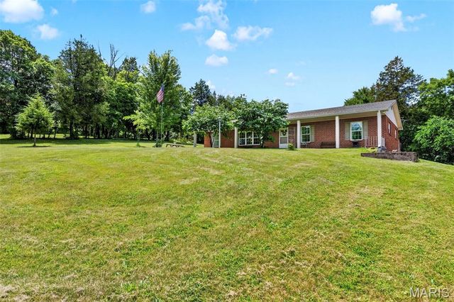 8403 E Forest Hills Drive, Dittmer, MO 63023