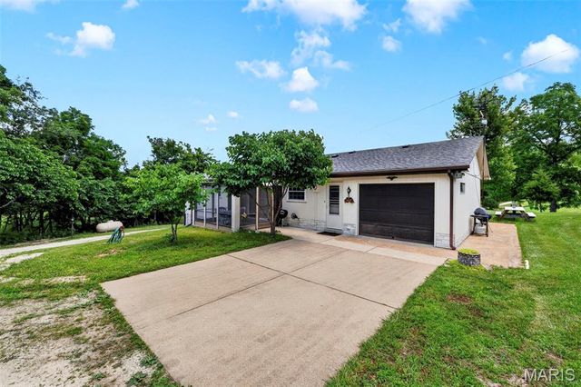 8403 E Forest Hills Drive, Dittmer, MO 63023