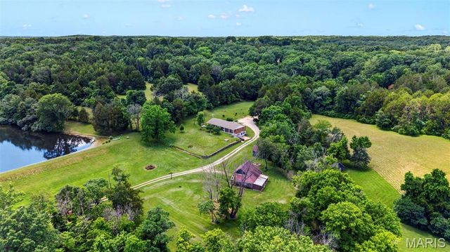8403 E Forest Hills Drive, Dittmer, MO 63023