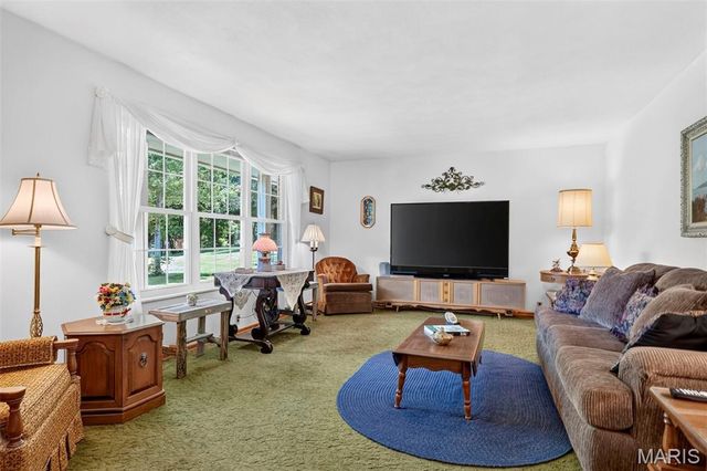 8403 E Forest Hills Drive, Dittmer, MO 63023