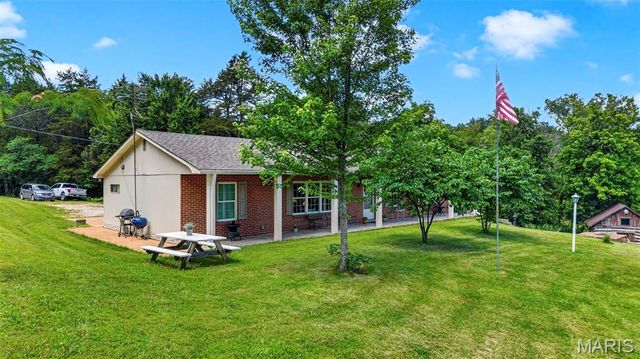 8403 E Forest Hills Drive, Dittmer, MO 63023
