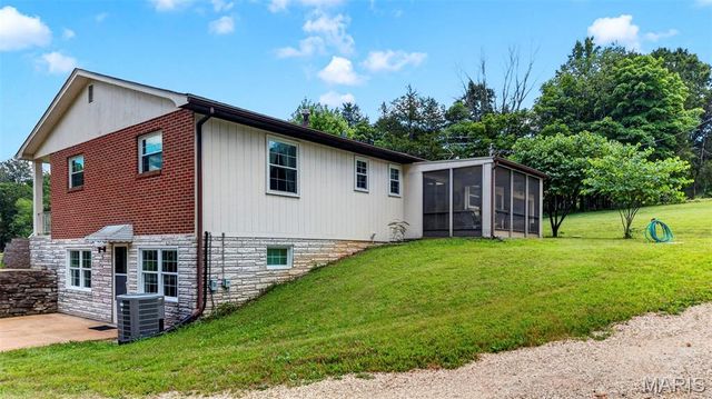 8403 E Forest Hills Drive, Dittmer, MO 63023