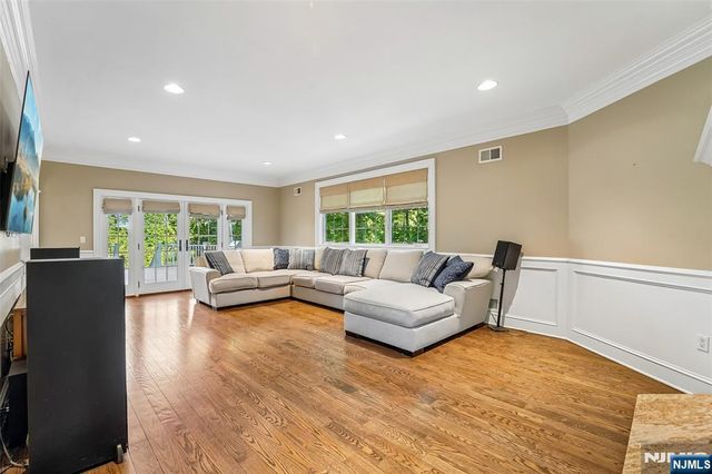 35 Franklin Turnpike, Allendale, NJ 07401