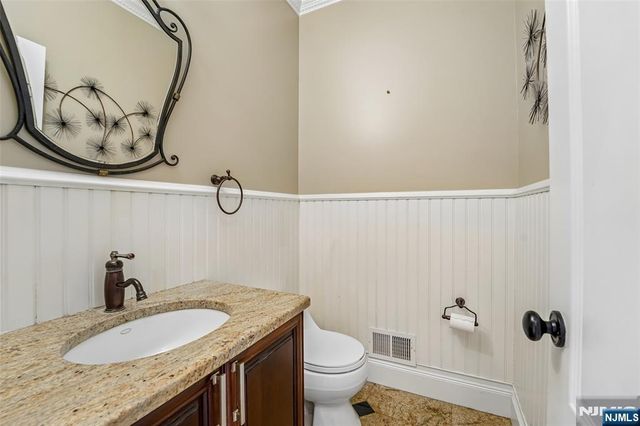 35 Franklin Turnpike, Allendale, NJ 07401