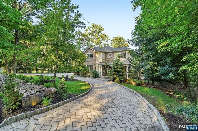 35 Franklin Turnpike, Allendale, NJ 07401