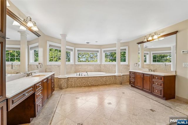 35 Franklin Turnpike, Allendale, NJ 07401