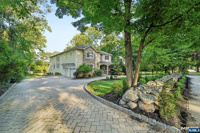 35 Franklin Turnpike, Allendale, NJ 07401
