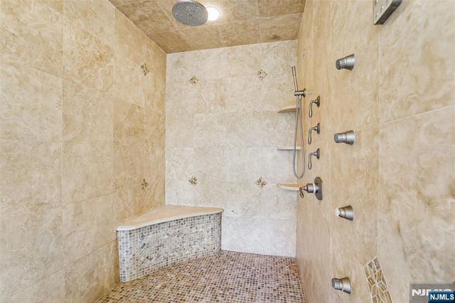 35 Franklin Turnpike, Allendale, NJ 07401
