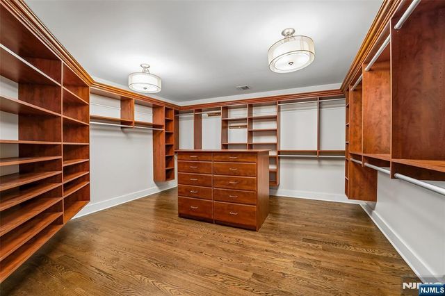 35 Franklin Turnpike, Allendale, NJ 07401
