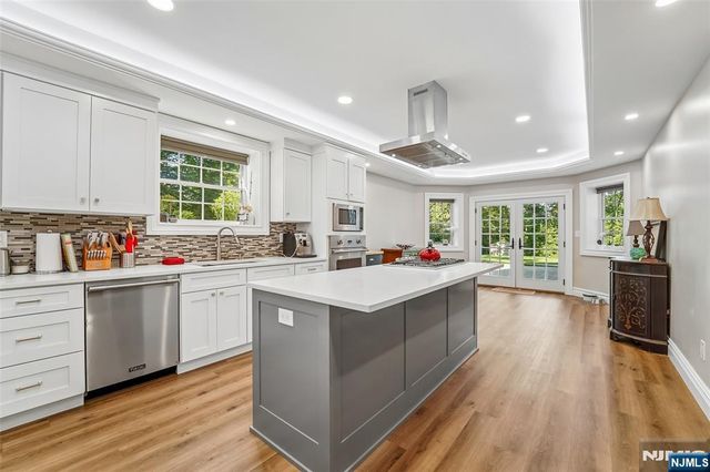 35 Franklin Turnpike, Allendale, NJ 07401