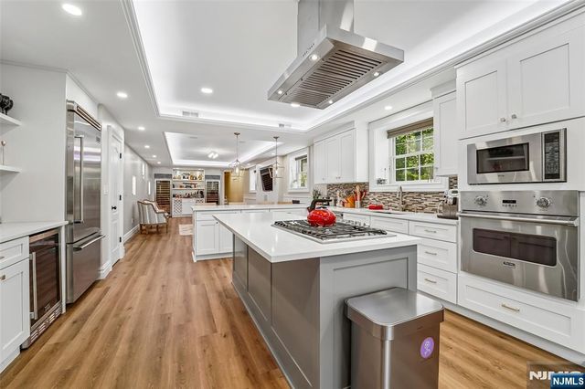 35 Franklin Turnpike, Allendale, NJ 07401