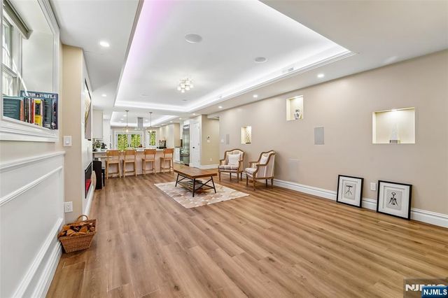 35 Franklin Turnpike, Allendale, NJ 07401