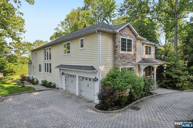 35 Franklin Turnpike, Allendale, NJ 07401
