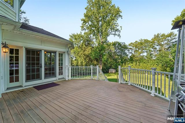 35 Franklin Turnpike, Allendale, NJ 07401