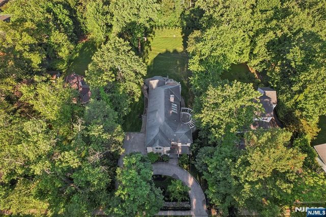 35 Franklin Turnpike, Allendale, NJ 07401