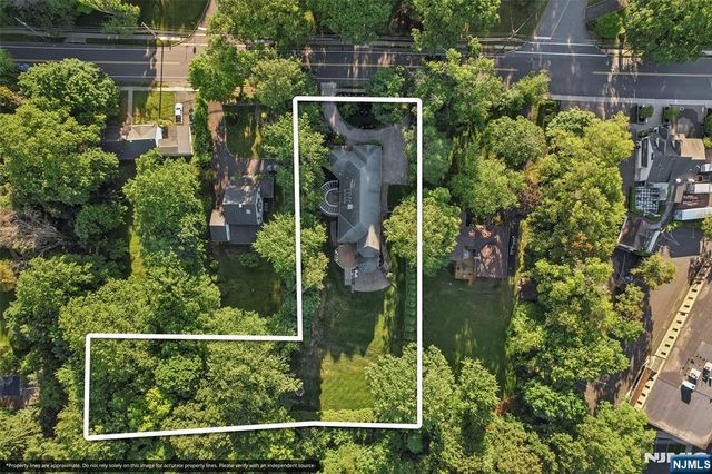35 Franklin Turnpike, Allendale, NJ 07401