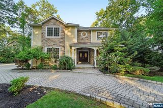 35 Franklin Turnpike, Allendale, NJ 07401