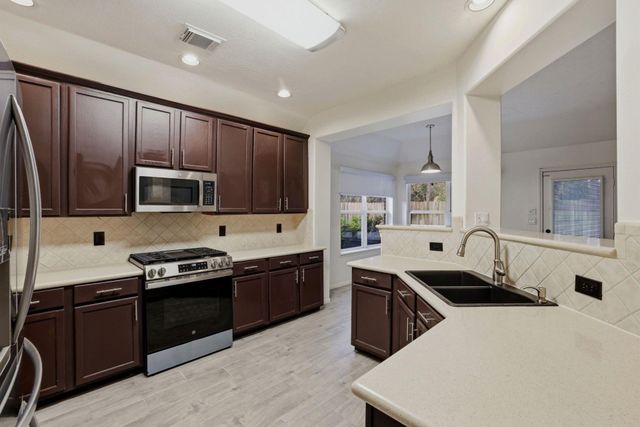 5902 Capella Park Drive, Spring, TX 77379