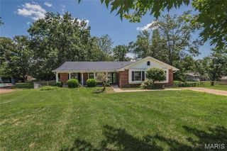5528 Perigord Drive, St Louis, MO 63129