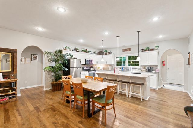 1220 W Mount Vernon Street, Springfield, MO 65806