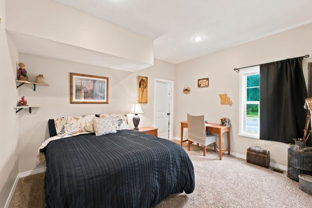 1220 W Mount Vernon Street, Springfield, MO 65806