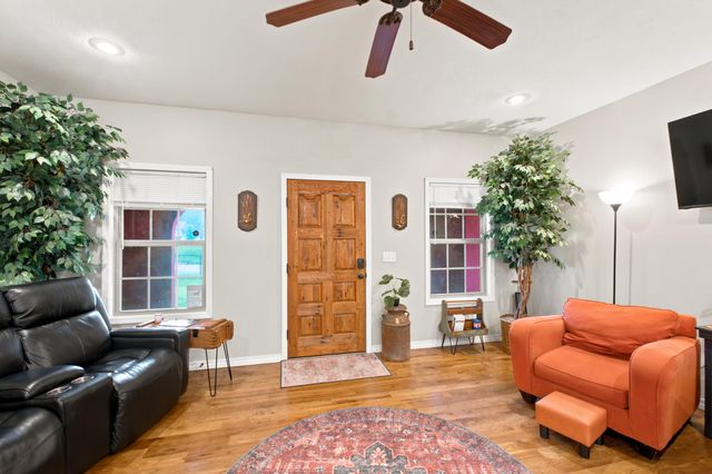 1220 W Mount Vernon Street, Springfield, MO 65806