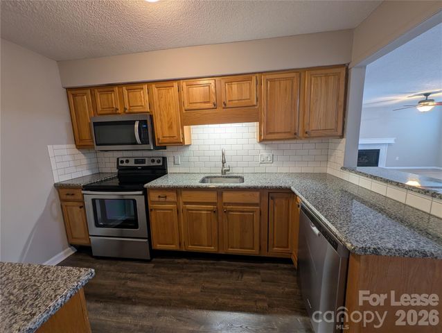 5001 Sharon Road K, Charlotte, NC 28210