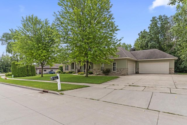 1055 ZACHER DRIVE, Oshkosh, WI 54901