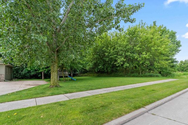 1055 ZACHER DRIVE, Oshkosh, WI 54901