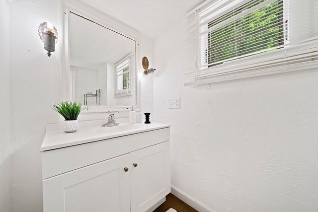 198 Brook St, Rehoboth, MA 02769