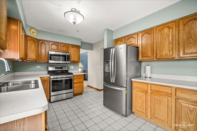 2070 N Masters Lane, Lake Villa, IL 60046