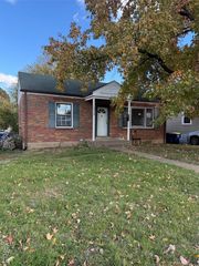 10549 Saint Philip Lane, St Ann, MO 63074