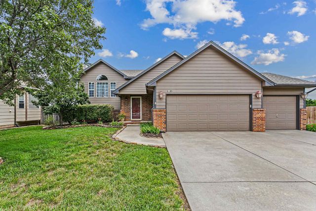 1925 E Sunset Ct, Goddard, KS 67052