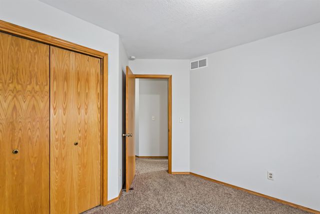 1925 E Sunset Ct, Goddard, KS 67052