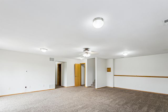 1925 E Sunset Ct, Goddard, KS 67052
