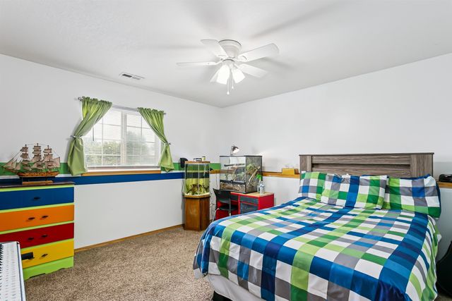 1925 E Sunset Ct, Goddard, KS 67052