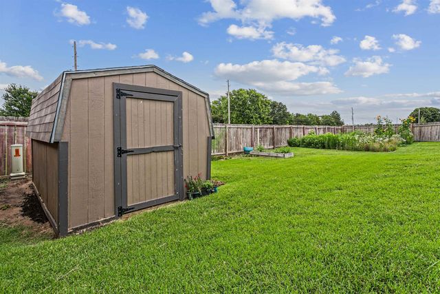 1925 E Sunset Ct, Goddard, KS 67052
