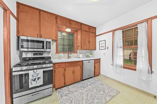 N85W16159 Appleton AVENUE, Menomonee Falls, WI 53051