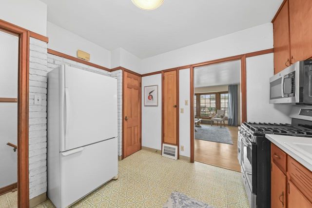 N85W16159 Appleton AVENUE, Menomonee Falls, WI 53051
