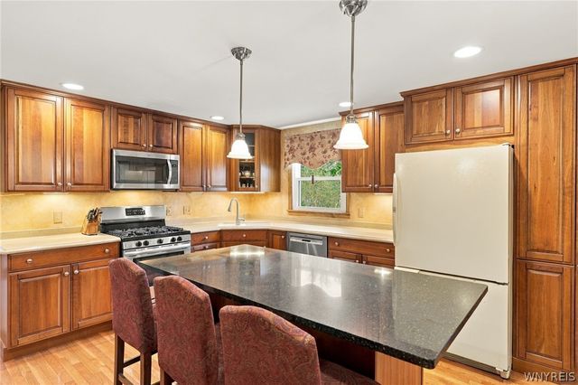 5580 Country Club Lane, Hamburg, NY 14075