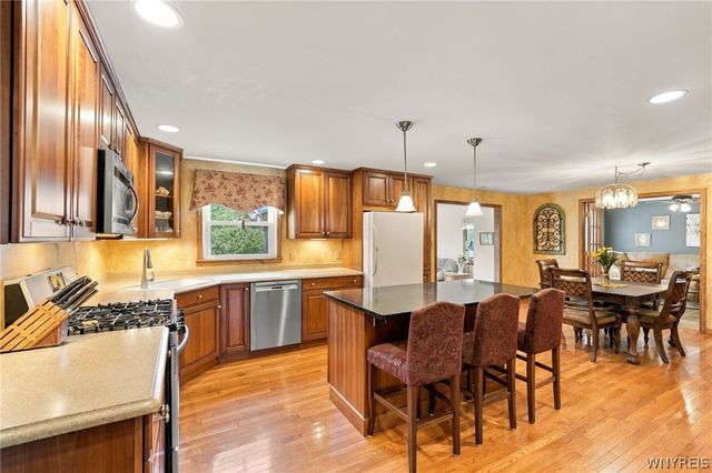 5580 Country Club Lane, Hamburg, NY 14075