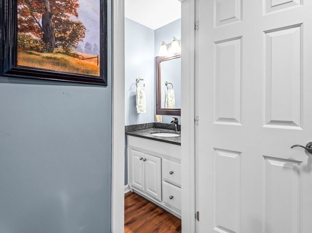 66 Pleasant St 6, Oxford, MA 01537