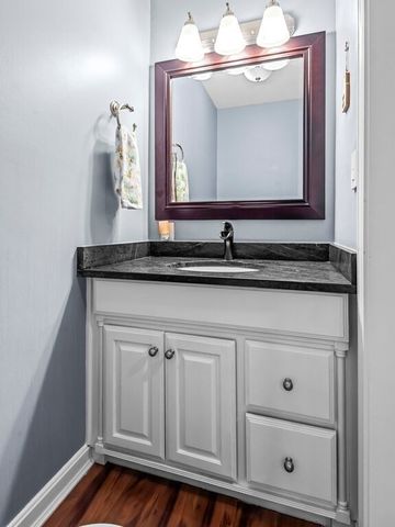 66 Pleasant St 6, Oxford, MA 01537