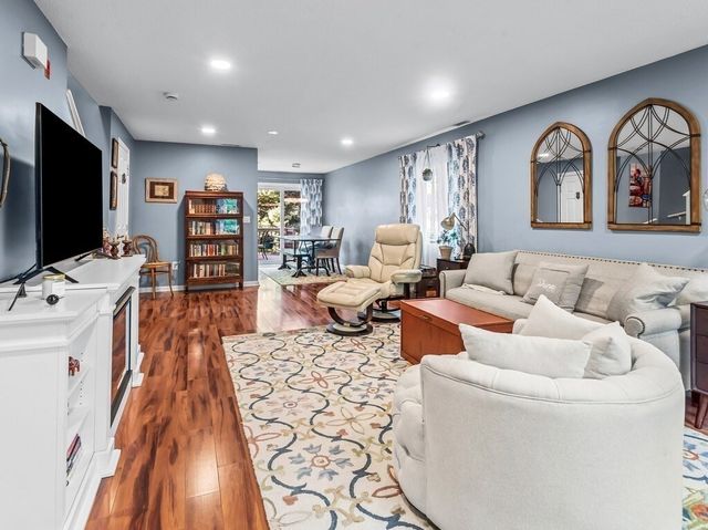 66 Pleasant St 6, Oxford, MA 01537