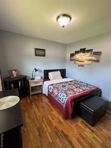 32302 Ryan Road, Warren, MI 48092