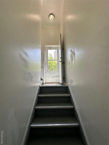 32302 Ryan Road, Warren, MI 48092