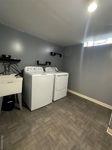 32302 Ryan Road, Warren, MI 48092