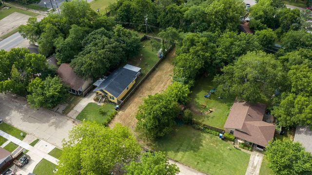 820 W Day Street, Denison, TX 75020