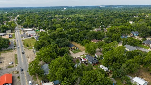 820 W Day Street, Denison, TX 75020
