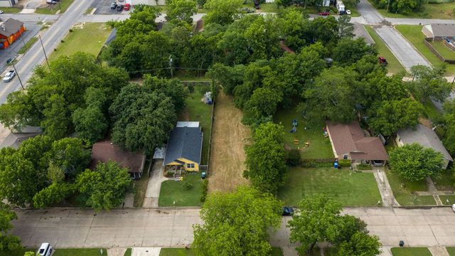 820 W Day Street, Denison, TX 75020